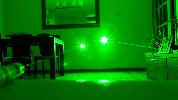 Зеленая лазерная указка