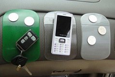 Коврик-универсальный держатель для авто прозрачный